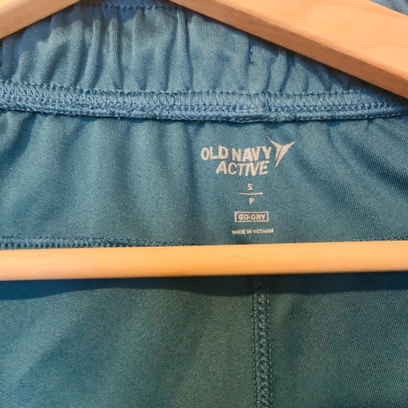 Old Navy | Active Go-Dry Shorts - Picture 4 of 4